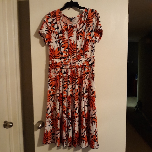 Dress - Picture 2 of 2